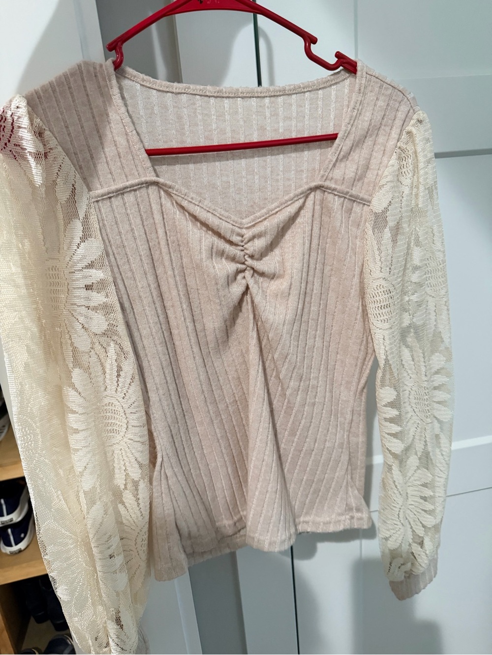 SHEIN Cream Ribbed Knit Top with Lace Floral Sleeves